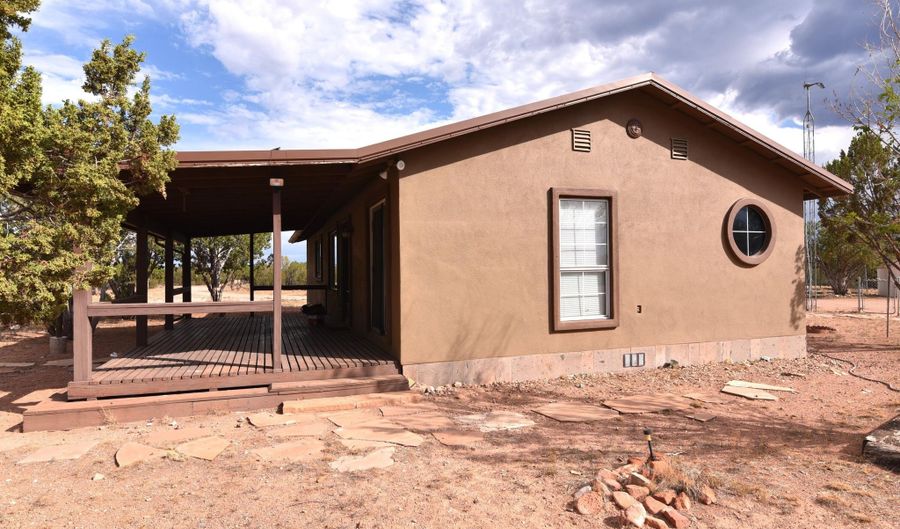 45437 N Jacqueline Hill Dr, Ash Fork, AZ 86320 - 2 Beds, 1 Bath