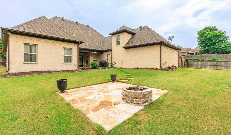 9016 Naples, Benton, AR 72019 - 4 Beds, 3 Bath