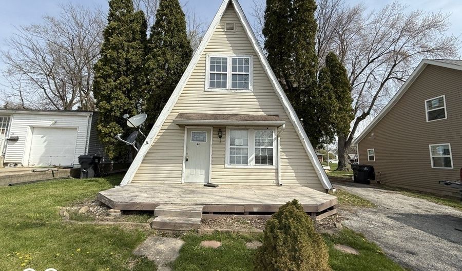 406 W Broadway St, Alexandria, IN 46001 - 3 Beds, 2 Bath