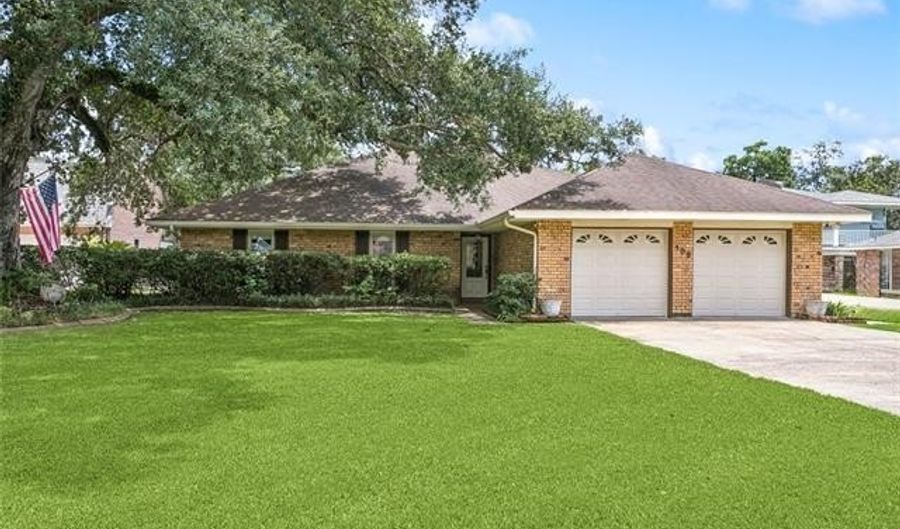 108 GONDRELLA Dr, Belle Chasse, LA 70037 - 3 Beds, 2 Bath