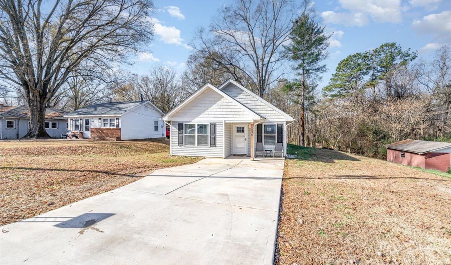 416 Brookwood Ave, Albemarle, NC 28001 - 3 Beds, 2 Bath