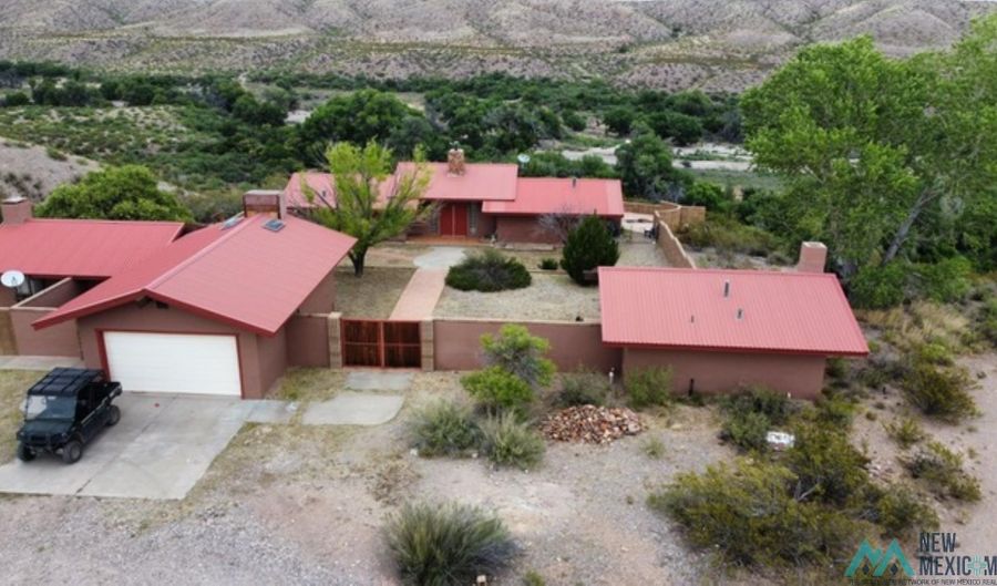 888 Las Palomas Canyon Rd, Caballo, NM 87942 - 3 Beds, 4 Bath