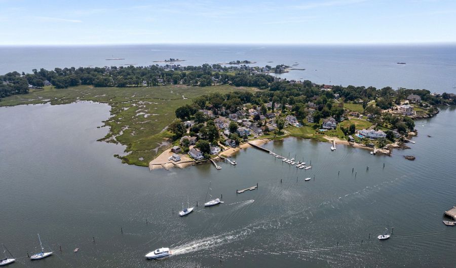 15 River Rd, Branford, CT 06405 - 2 Beds, 1 Bath