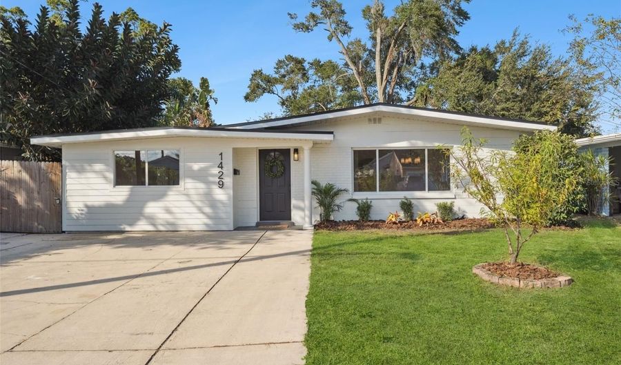 1429 YATES St, Orlando, FL 32804 - 4 Beds, 2 Bath