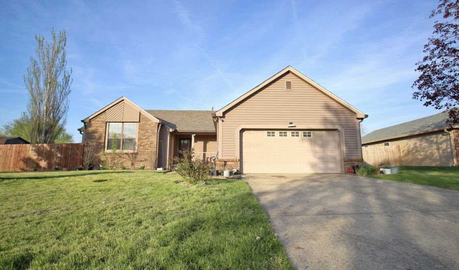 8911 Country Walk Ct, Indianapolis, IN 46227 - 3 Beds, 2 Bath