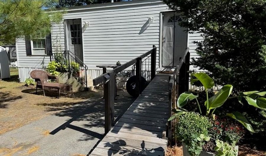 521 Forest Park, Middletown, RI 02842 - 1 Beds, 1 Bath
