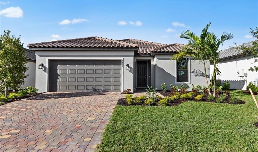 3922 E Hampton, Alva, FL 33920 - 3 Beds, 2 Bath