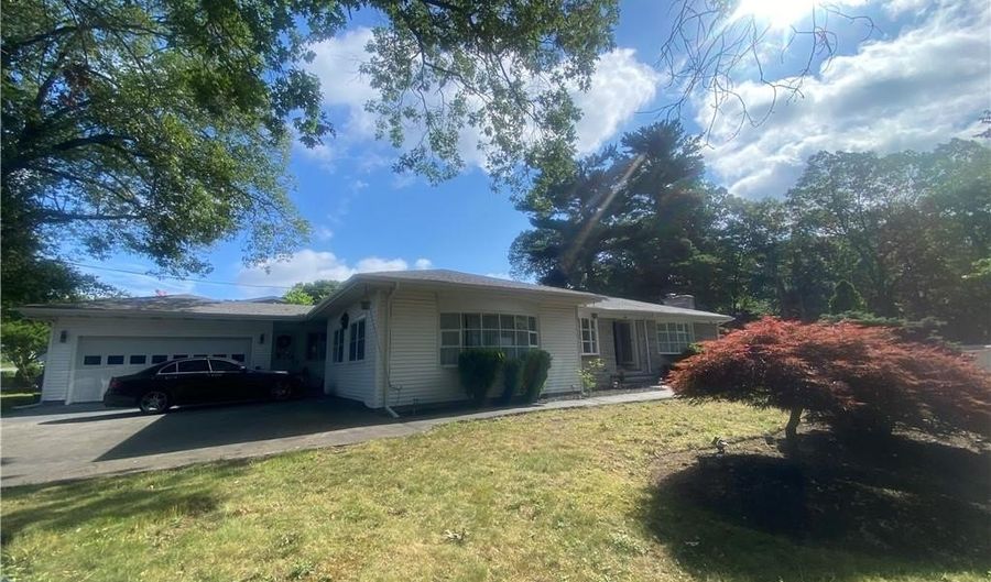 109 Cobble HIll Rd, Lincoln, RI 02865 - 4 Beds, 3 Bath