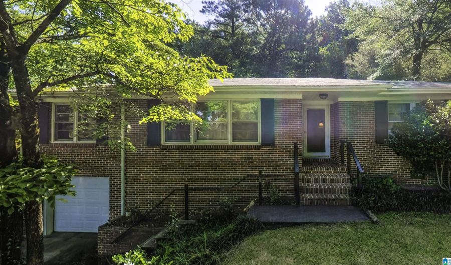 1041 CARMICHAEL Ln, Anniston, AL 36207 - 3 Beds, 2 Bath