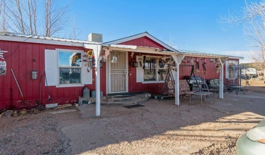 105 N COYOTE Rd, Apple Valley, UT 84737 - 4 Beds, 2 Bath