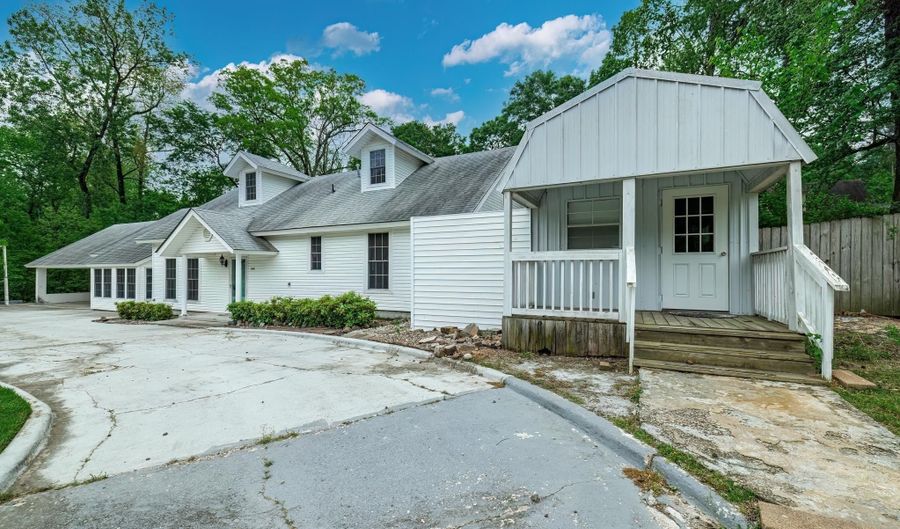 2401 Forrest Park Dr, Arkadelphia, AR 71923 - 5 Beds, 5 Bath