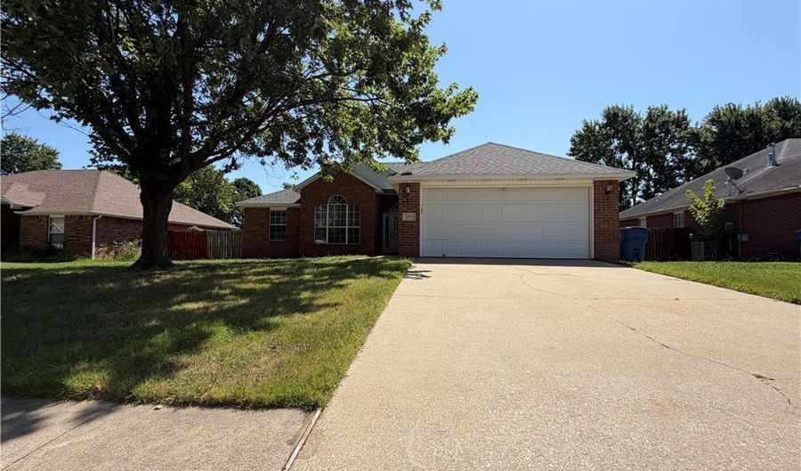 3909 Cherry Rd, Bentonville, AR 72713 - 4 Beds, 2 Bath