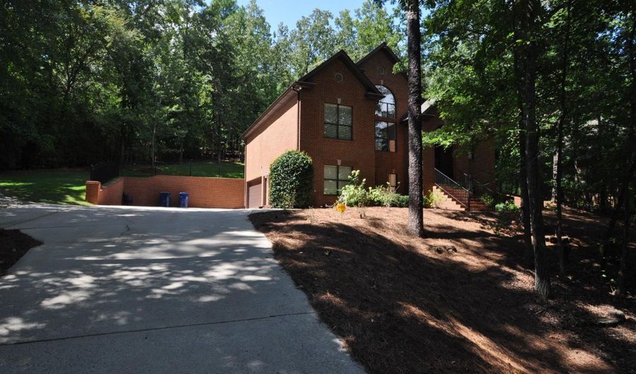 105 QUARTER HORSE Ln, Alabaster, AL 35007 - 5 Beds, 3 Bath