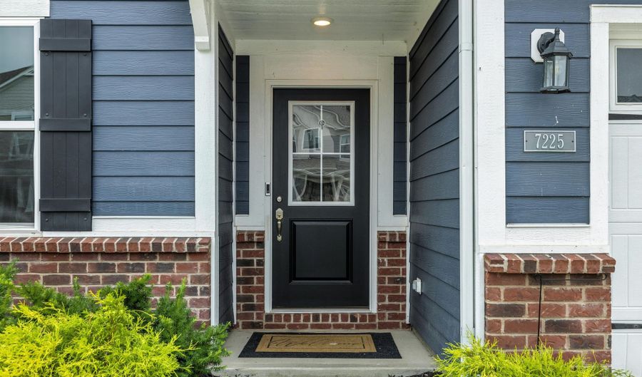 7225 Lockford S, Avon, IN 46123 - 5 Beds, 3 Bath