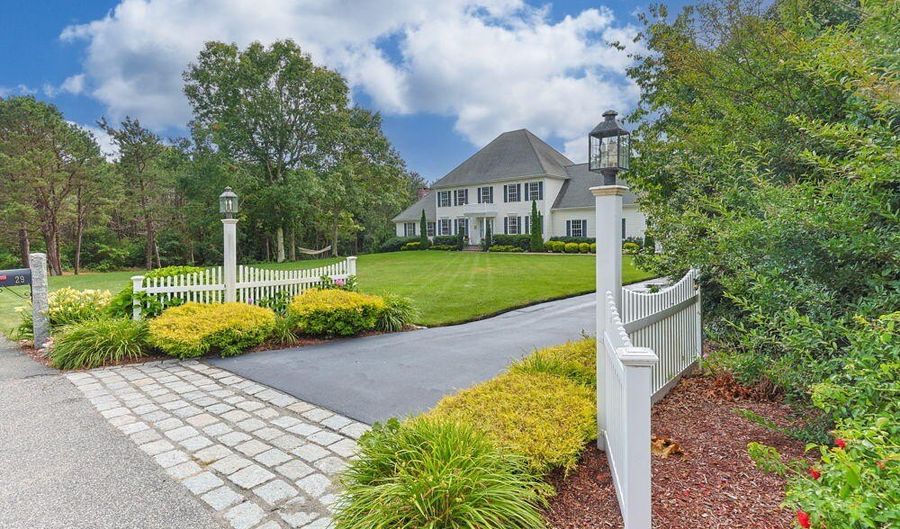 29 Weatherdeck Dr, Bourne, MA 02532 - 4 Beds, 5 Bath