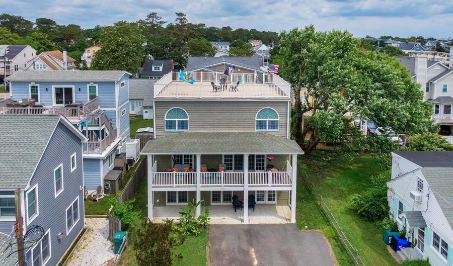 107 SWEDES St, Dewey Beach, DE 19971 - 5 Beds, 4 Bath
