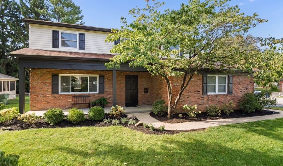 1701 Moreland Dr, Columbus, OH 43220 - 4 Beds, 3 Bath