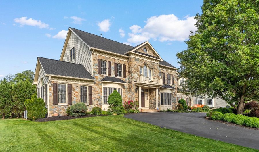 16809 HARBOUR TOWN, Ashton, MD 20861 - 6 Beds, 6 Bath