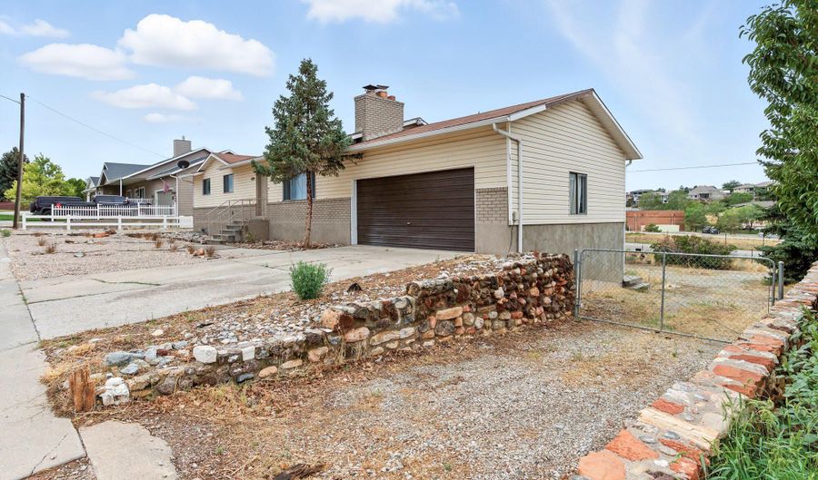 1026 S Interstate Dr, Cedar City, UT 84720 - 5 Beds, 3 Bath