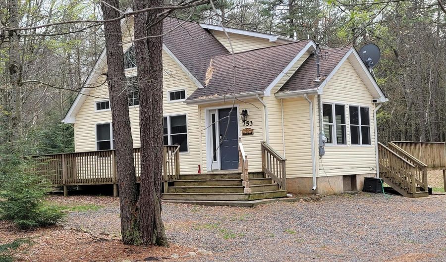 753 Towamensing Trl, Albrightsville, PA 18210 - 3 Beds, 2 Bath