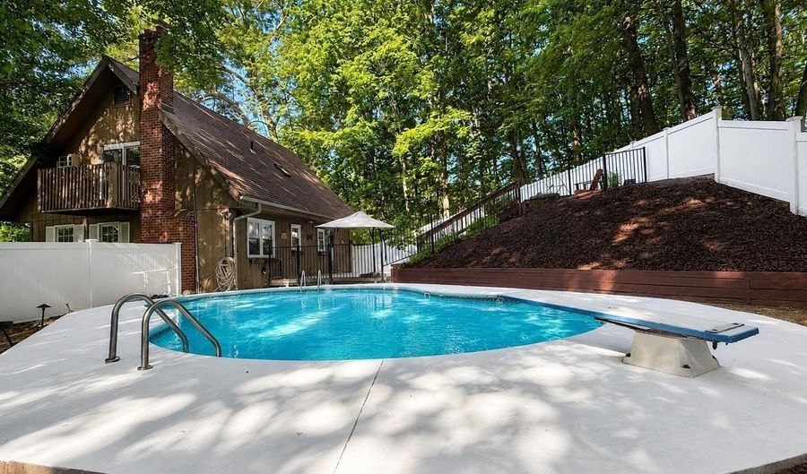 112 Ambler Rd, Bristol, CT 06010 - 3 Beds, 2 Bath