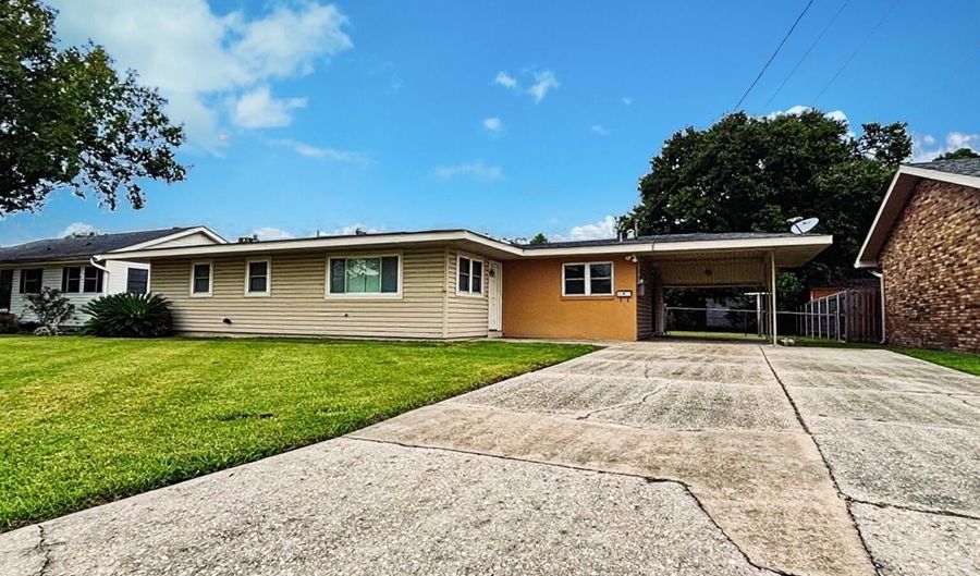 718 Deprima St, Berwick, LA 70342 - 3 Beds, 2 Bath
