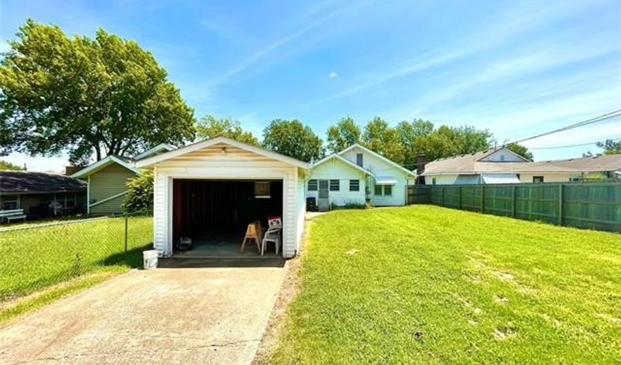 1213 SE Delaware, Bartlesville, OK 74003 - 3 Beds, 1 Bath