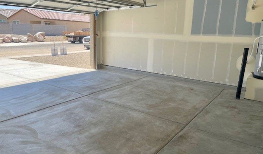 2435 Vista Del Oro, Bullhead City, AZ 86442 - 3 Beds, 2 Bath