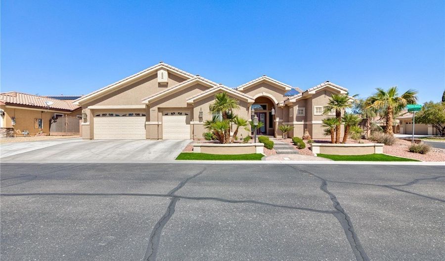 3662 Riley Ann Ave, Las Vegas, NV 89139 - 4 Beds, 5 Bath