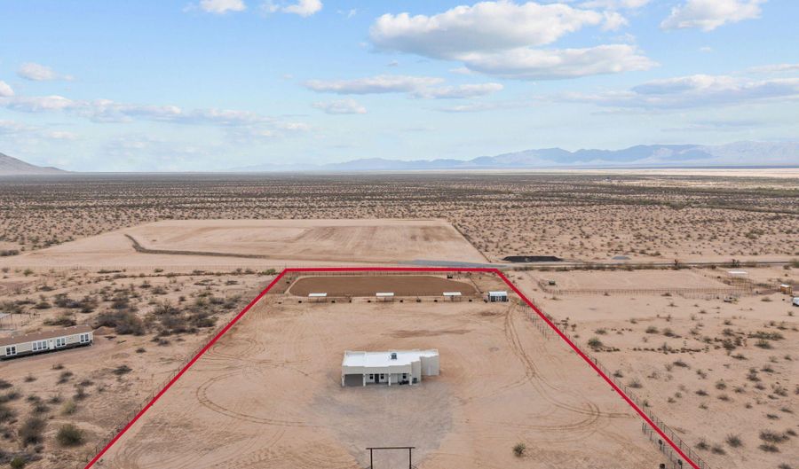 49102 N 530TH Ave, Aguila, AZ 85320 - 2 Beds, 2 Bath