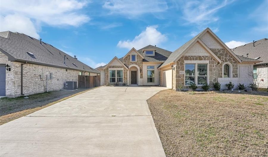 821 Woodview Ct, Anna, TX 75409 - 3 Beds, 3 Bath