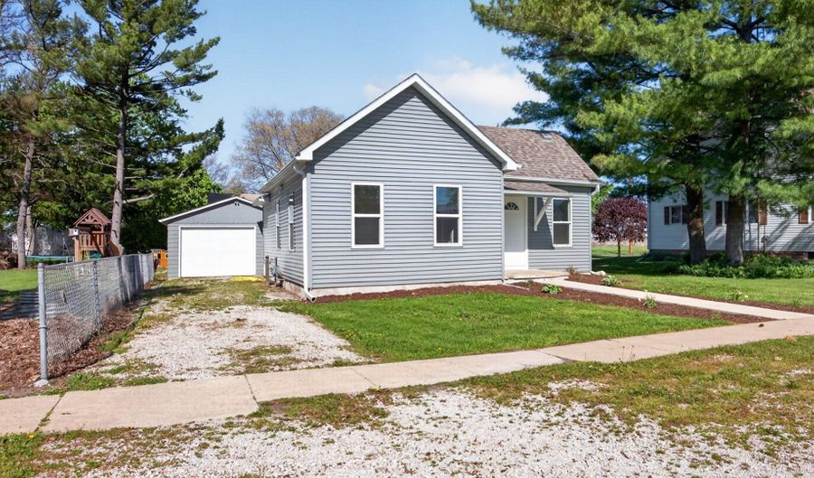 104 S Oak St, Arrowsmith, IL 61722 - 2 Beds, 1 Bath