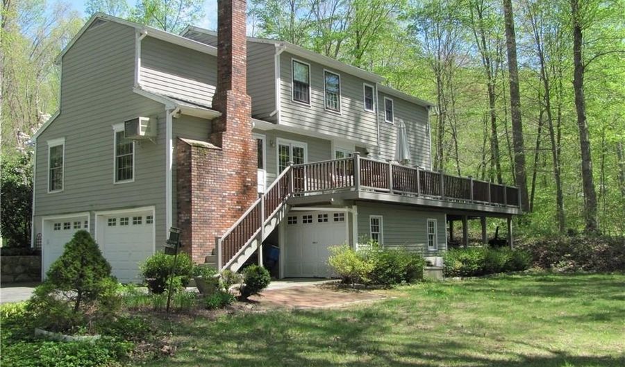 27 Katrina Cir, Bethel, CT 06801 - 4 Beds, 3 Bath