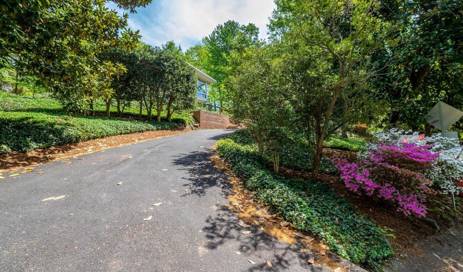 7413 REBECCA Dr, Alexandria, VA 22307 - 5 Beds, 3 Bath