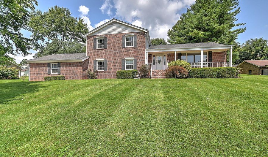 118 Bogey Dr, Abingdon, VA 24211 - 4 Beds, 3 Bath