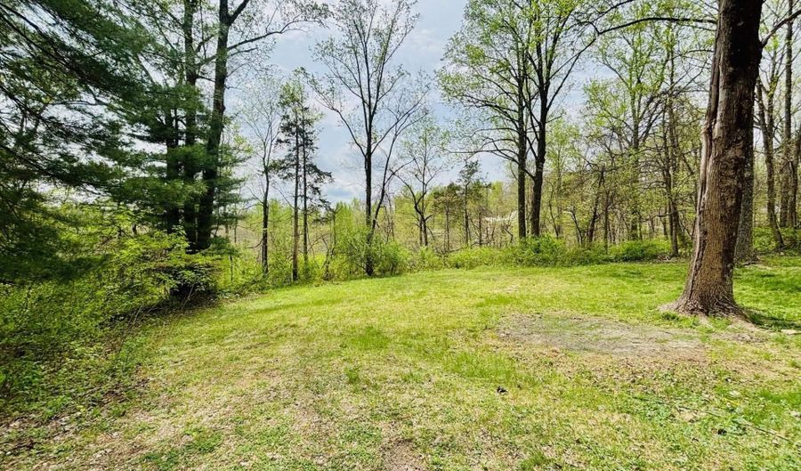 1191 N Lawrence Hollow Dr, Bloomfield, IN 47424 - 3 Beds, 2 Bath