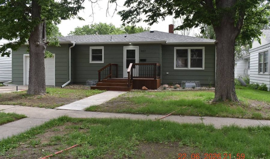 907 Black Hls, Alliance, NE 69301 - 6 Beds, 2 Bath