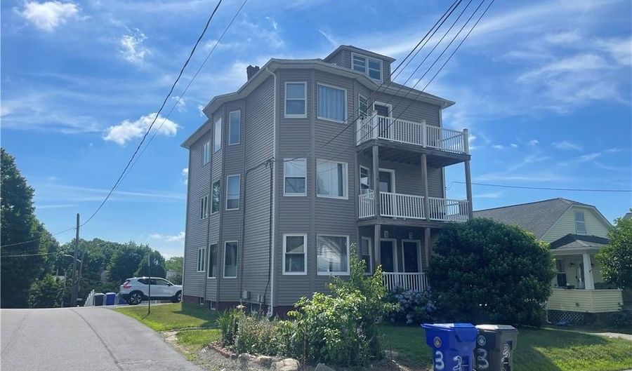 22 Sheffield Ave 1St Floor, North Providence, RI 02911 - 2 Beds, 1 Bath
