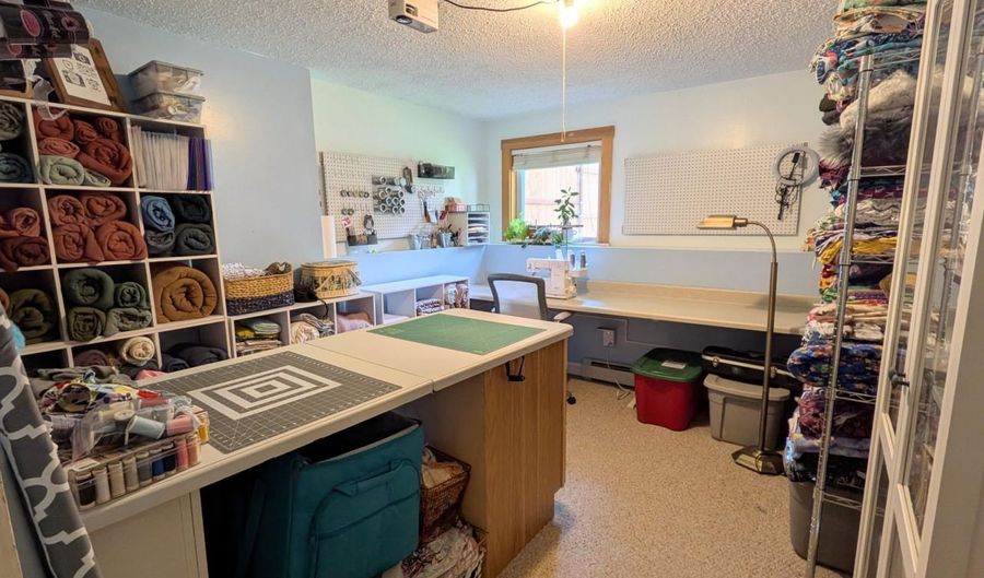 99 Yankee Ave, Bangor, ME 04401 - 4 Beds, 2 Bath