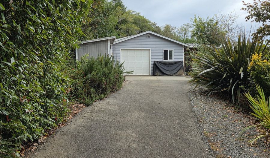 96420 ALDER RIDGE Rd, Brookings, OR 97415 - 3 Beds, 2 Bath