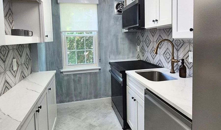 13 AUBURN Ct B, Alexandria, VA 22305 - 1 Beds, 1 Bath