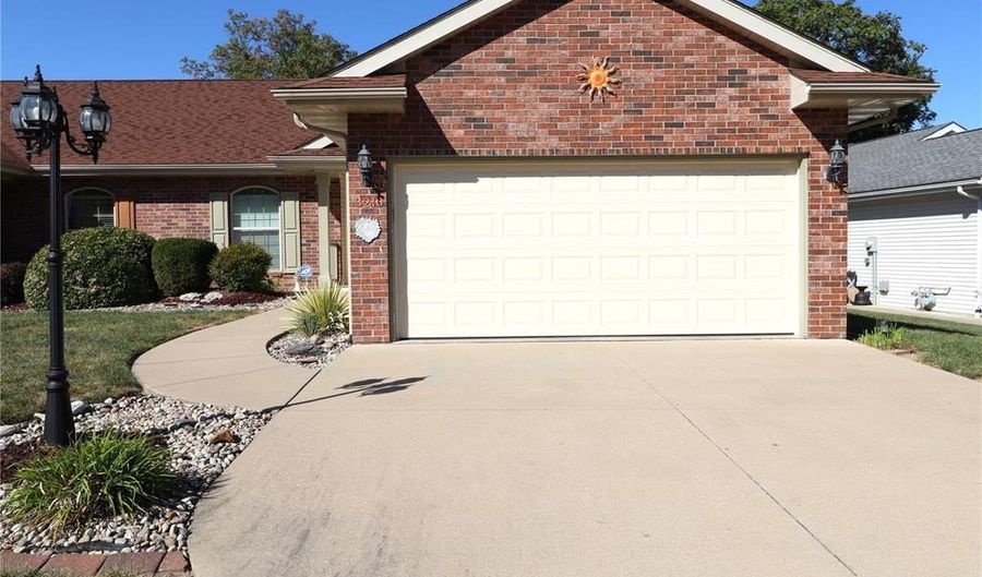 3210 Leverett Ct, Alton, IL 62002 - 2 Beds, 2 Bath