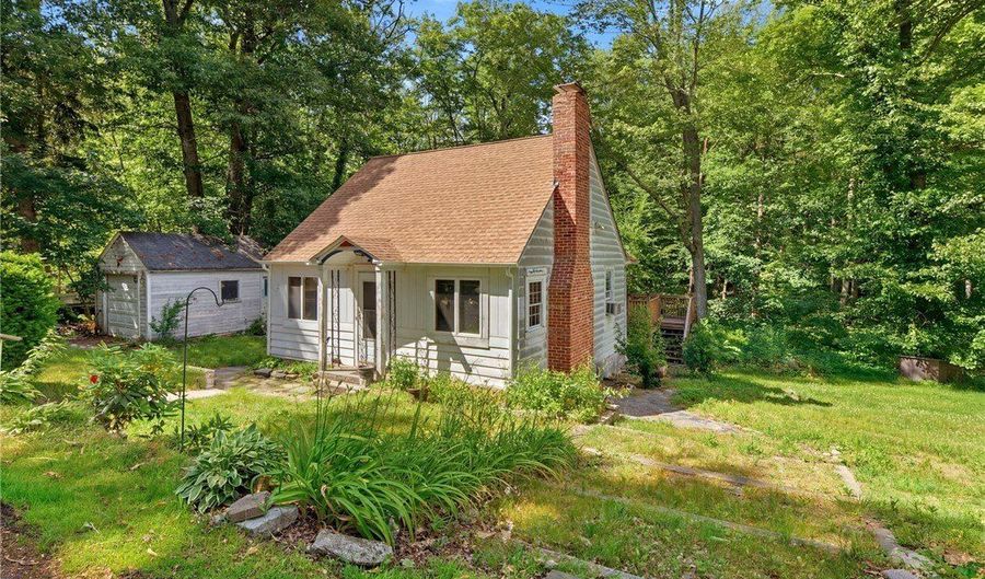 48 Waterman Lake Dr, Glocester, RI 02814 - 3 Beds, 1 Bath