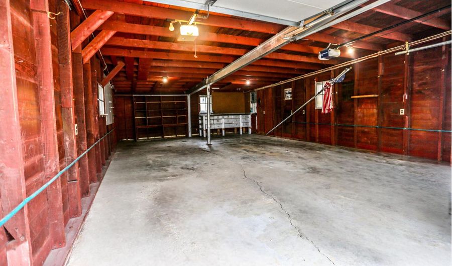 101 SW 8th Ave, Aberdeen, SD 57401 - 4 Beds, 3 Bath