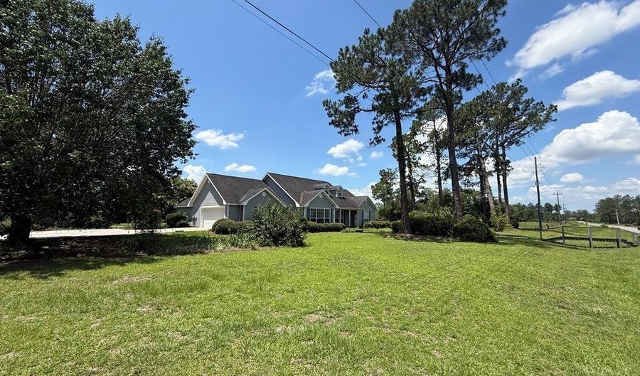 1396 Hutchinson Parrish Rd, Adel, GA 31620 - 3 Beds, 3 Bath