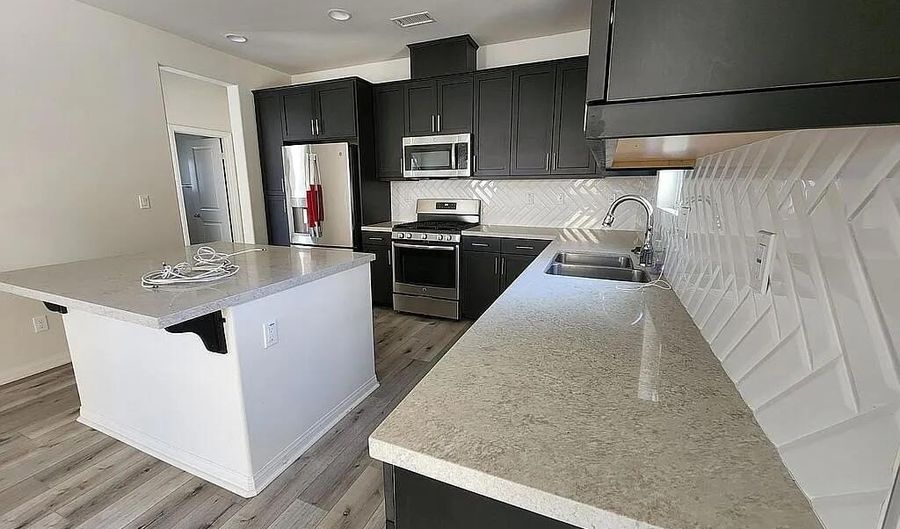 260 Townsite Promenade, Camarillo, CA 93010 - 3 Beds, 3 Bath