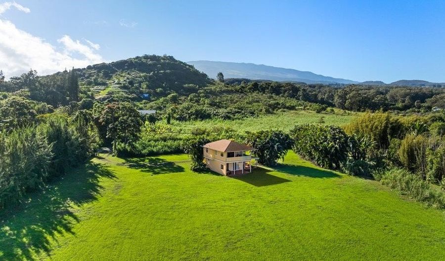 654 Kaupakalua Rd, Haiku, HI 96708 - 2 Beds, 1 Bath