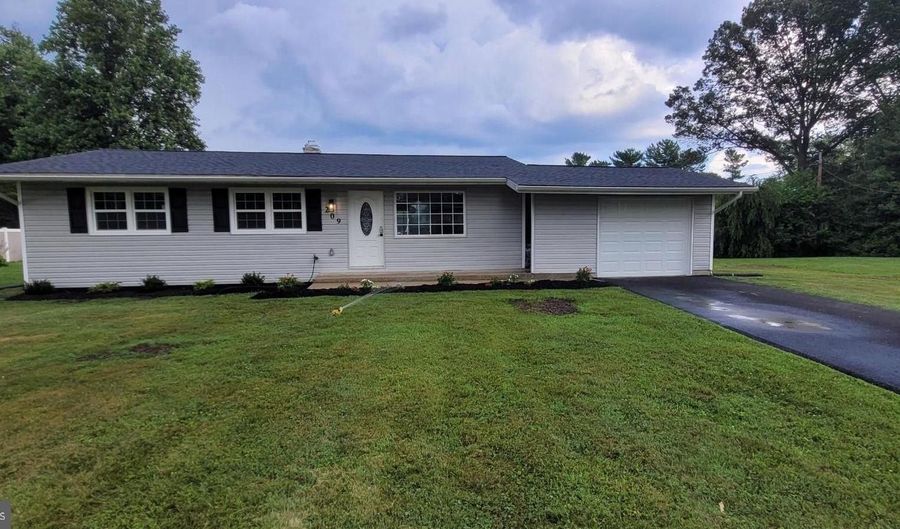 209 E HEATHER Rd E, Bel Air, MD 21014 - 4 Beds, 3 Bath