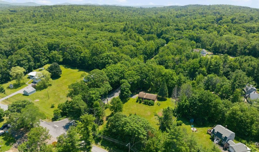 8 Bean Hill Rd, Belmont, NH 03220 - 3 Beds, 2 Bath