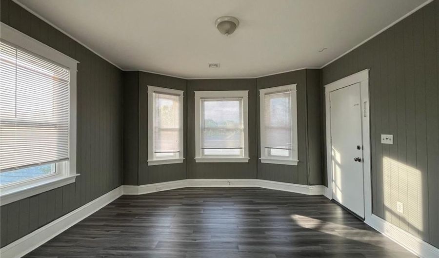 70 Oliver St 3f, Bristol, RI 02809 - 1 Beds, 1 Bath